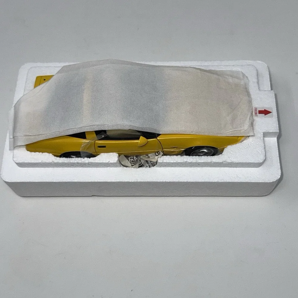 DANBURY MINT YELLOW 1995 CHEVROLET CORVETTE ZR-1 IN 1/24 SCALE NEW IN BOX